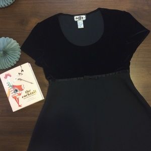 Vintage Dresses - Vintage Velvet Bow Front Babydoll Dress π€ Vintage Dresses - Vintage Velvet Bow Front Babydoll Dress π€