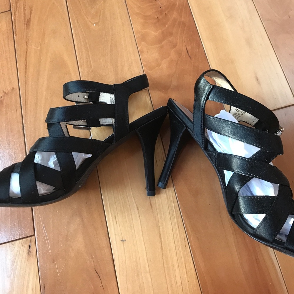 Michael Kors Evening Shoes - Picture 3 of 5