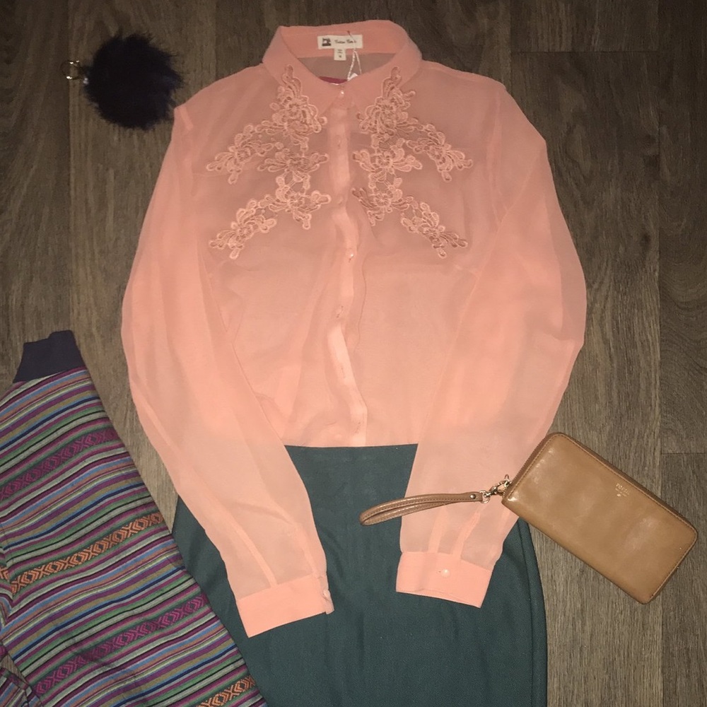 COTTON CANDY PEACH SHEER TOP WITH LACE COLLAR