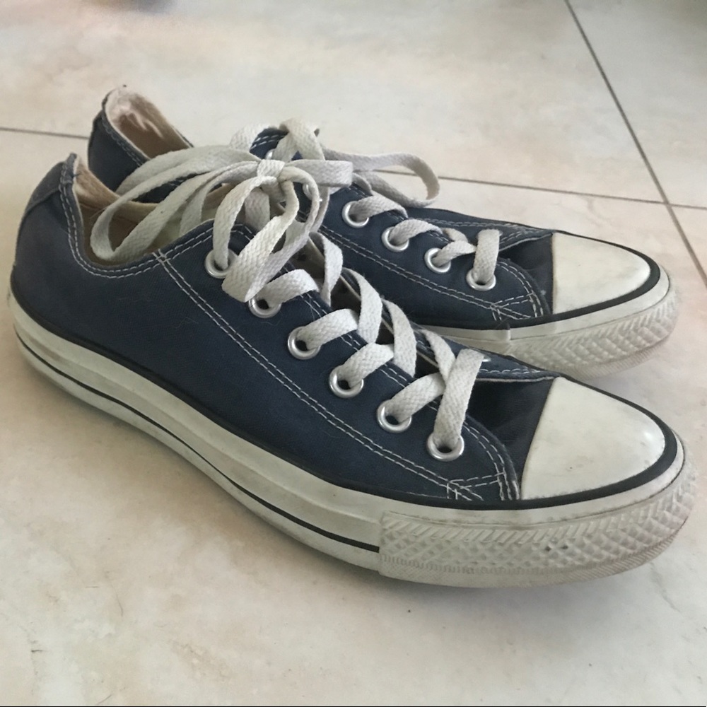 Navy blue converse