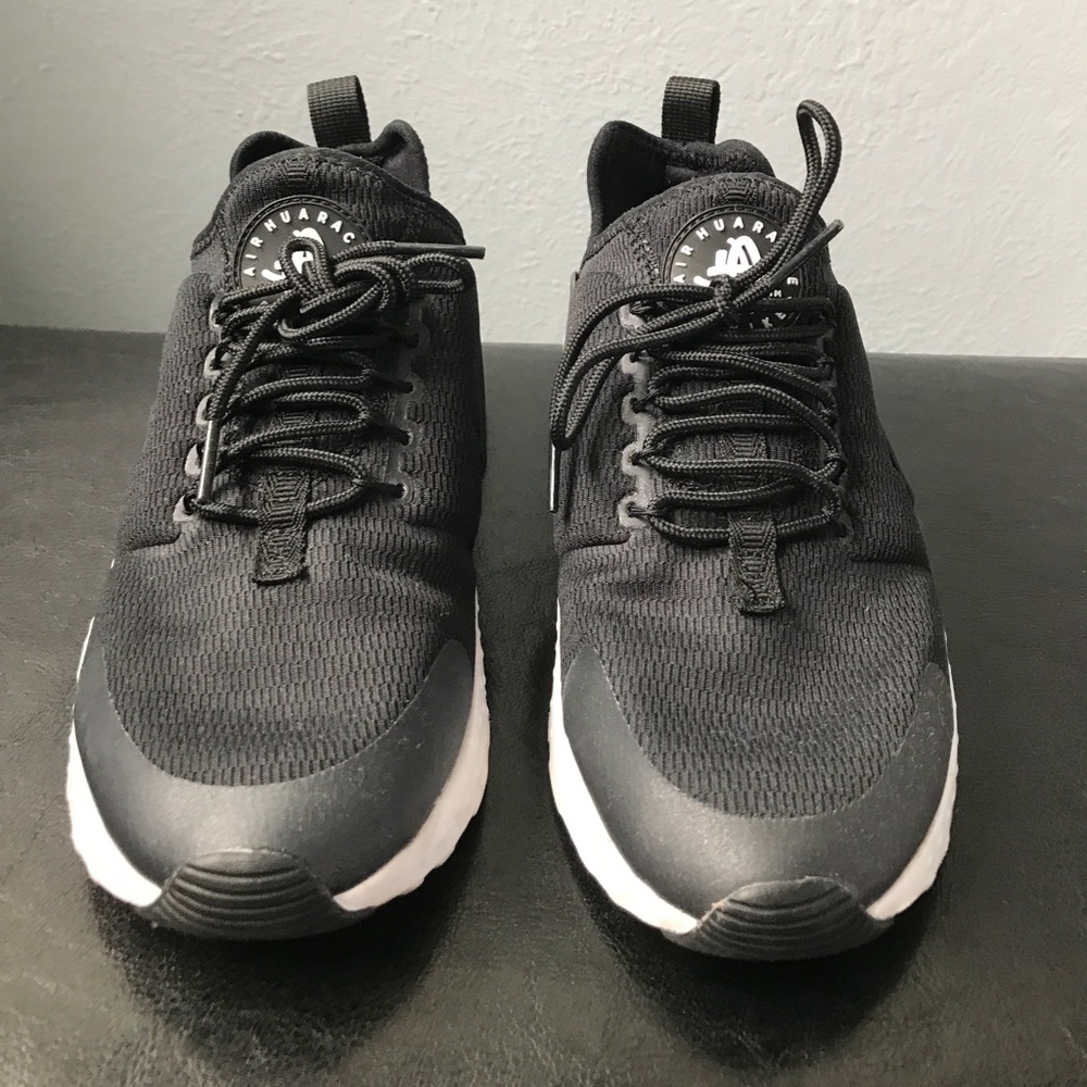 Nike Air Hurache Sneaker