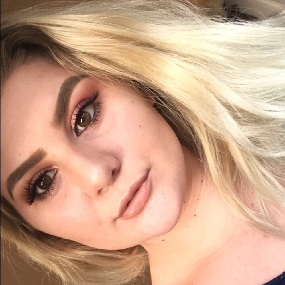 Meet your Posher, Angelina