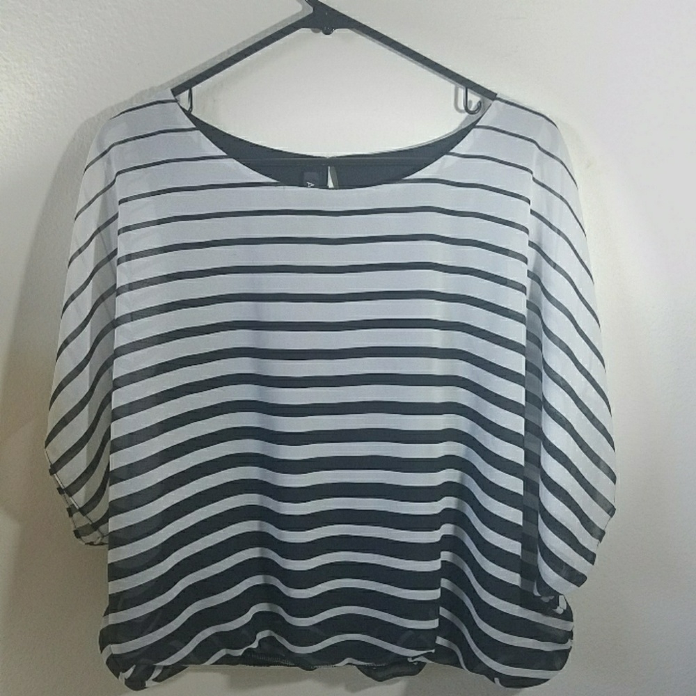 Black & White Striped  Blouse 💕💕💕💕💕