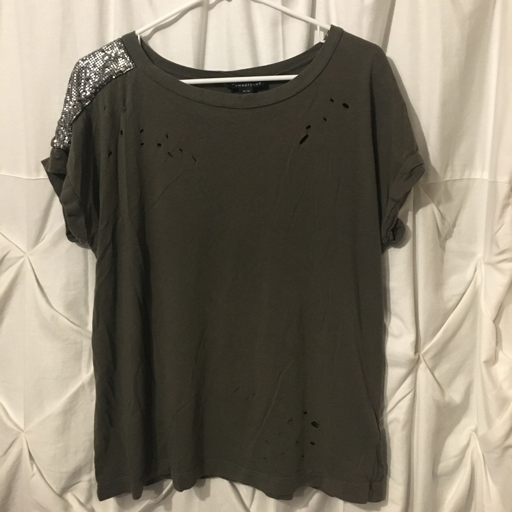 Green distressed tee