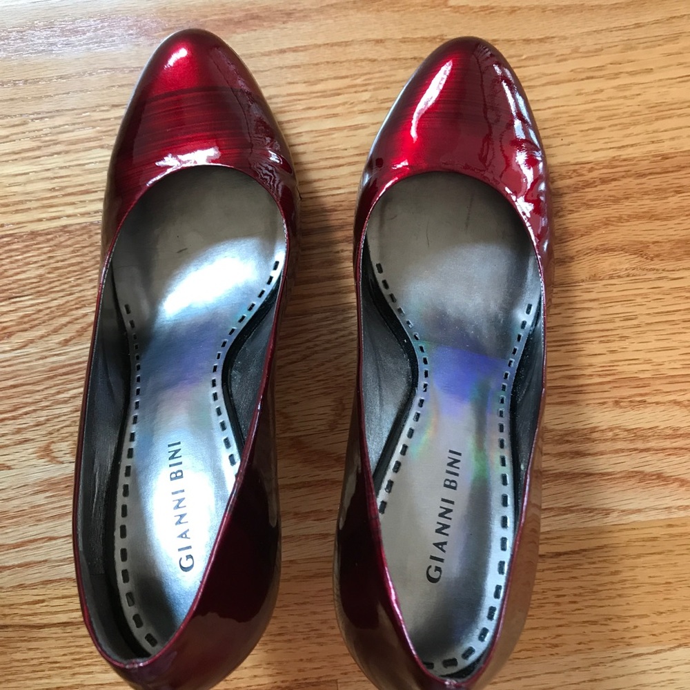 Gianni Bini red 👠 pumps in size 12