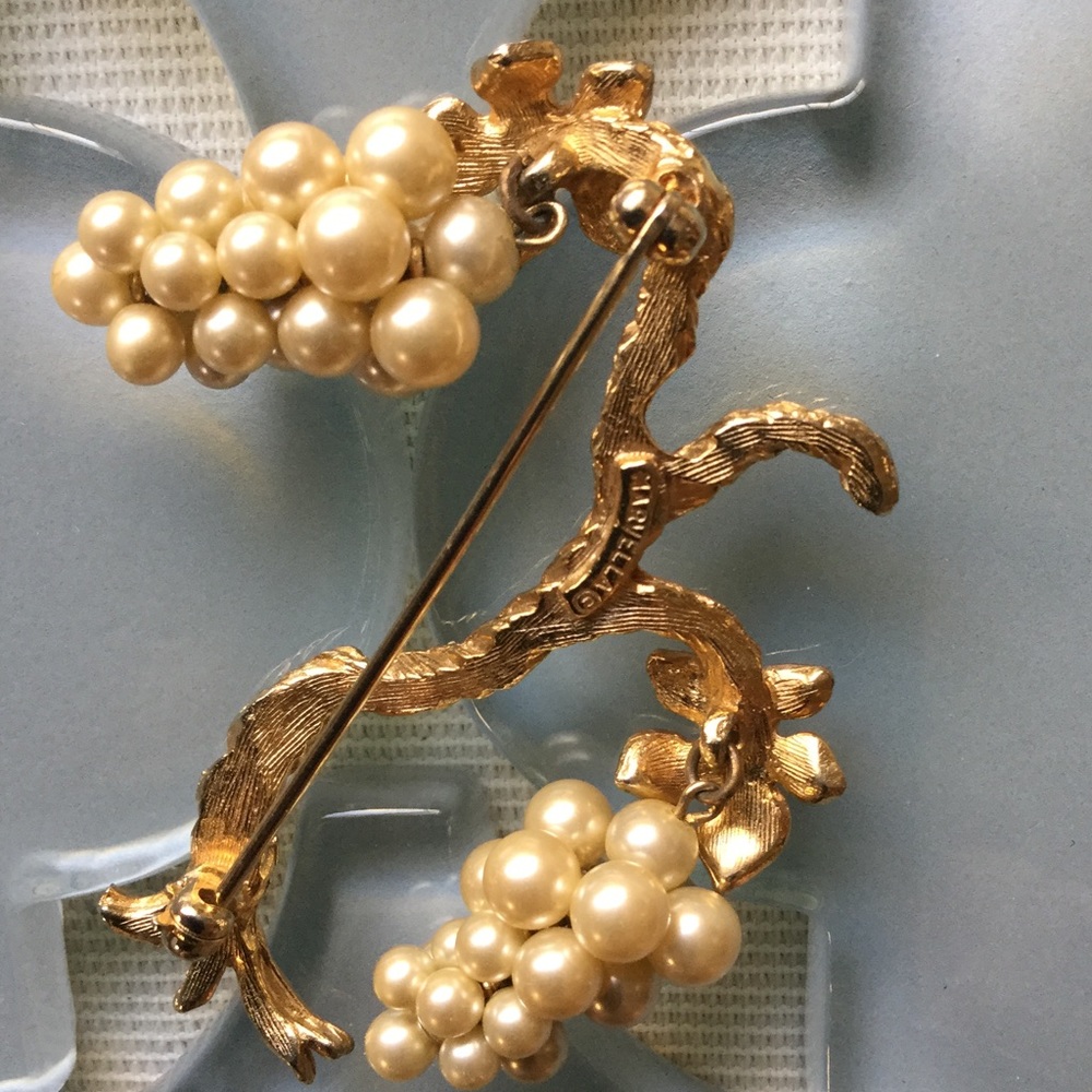 Beautiful Vintage Brooch