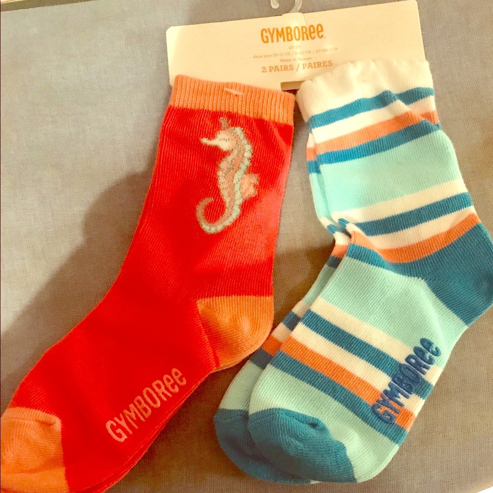 Brand new 2 pairs of 4T-5T socks