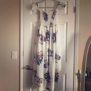 White side sleeve sub dress