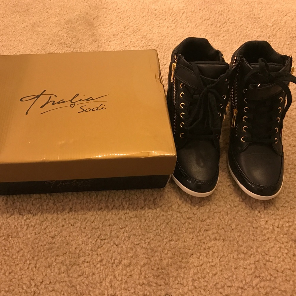 Thalia Sodi MMG Adar Wedge