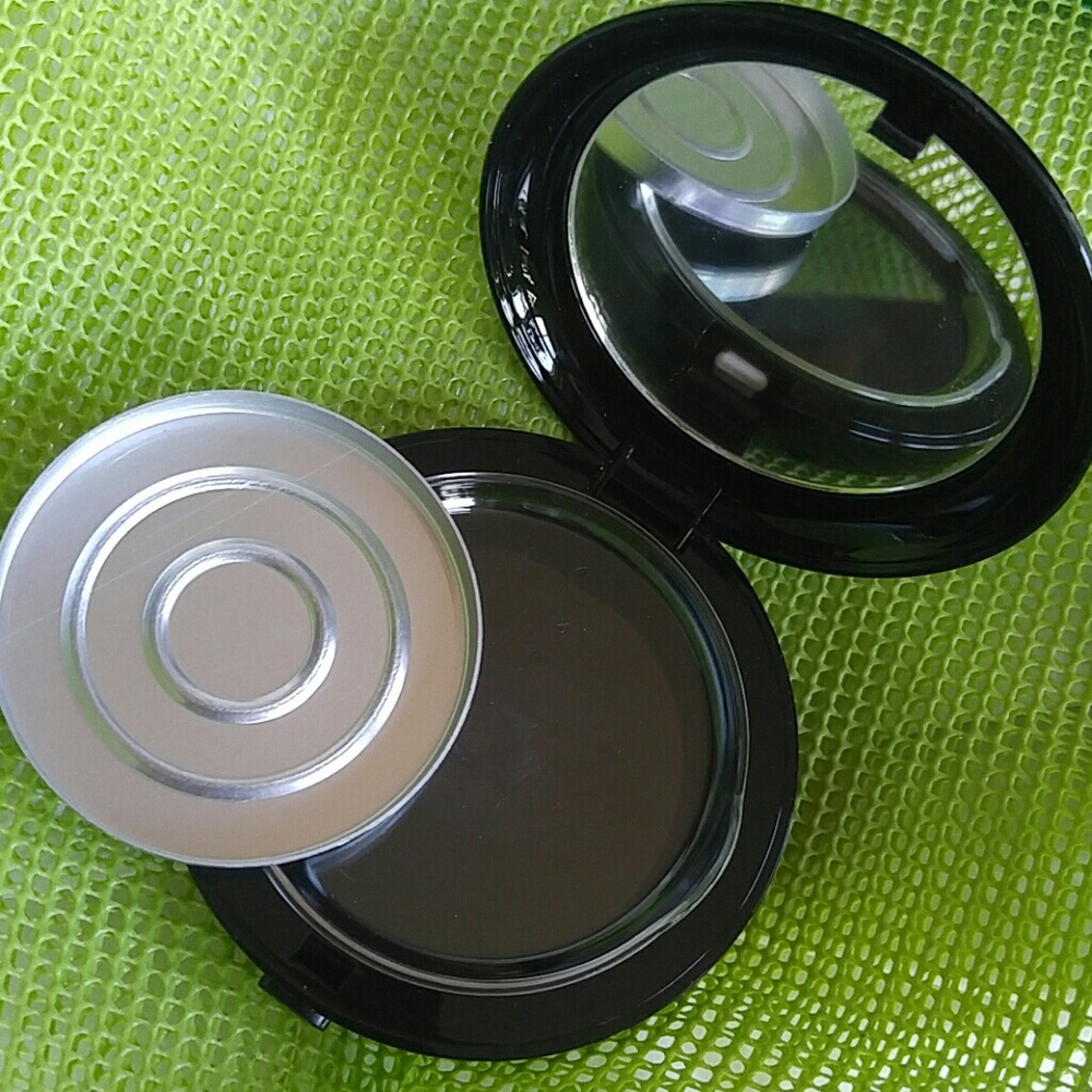 Makeup Compact - Picture 3 of 5