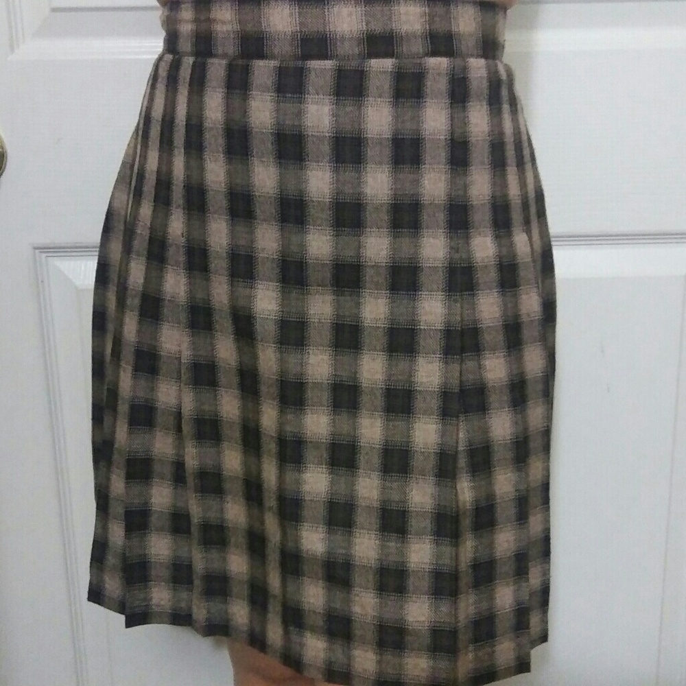 Skirt - Picture 2 of 2
