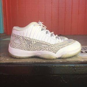 Jordan Retro 11's IE