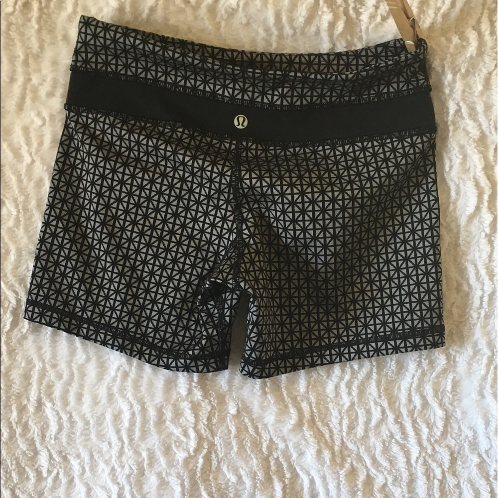 Lululemon Athletica Size 4 Tri Geo Boogie Shorts