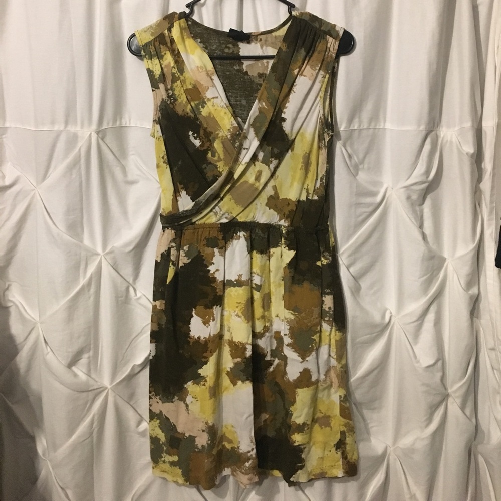 Dress with fitted waist