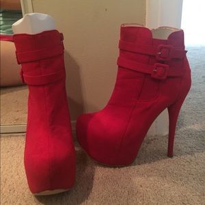Shoedazzle booties