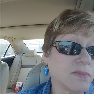 Meet your Posher, Kendra