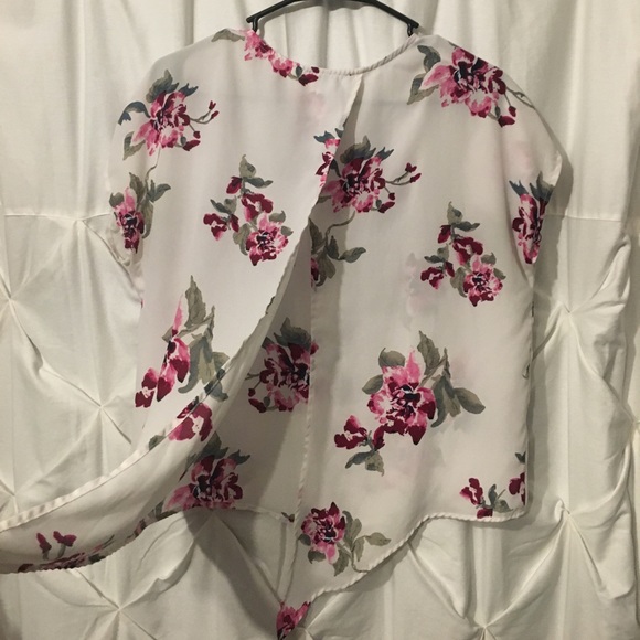 Floral slit back Top - Picture 4 of 4