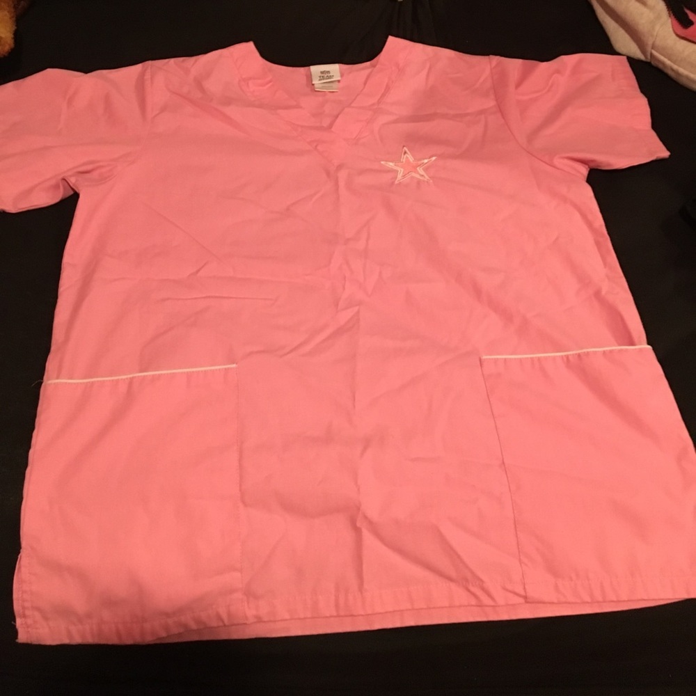 Dallas cowboys medium scrub top light pink