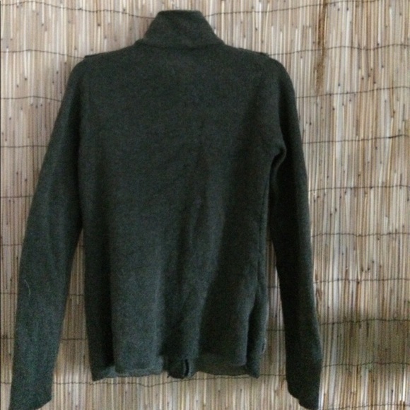 💯 Authentic Wool Sweater/Jacket - Picture 2 of 8