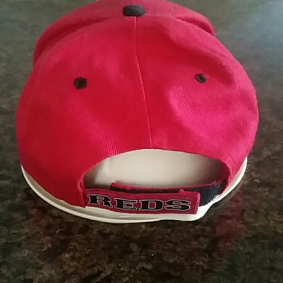 Cincinnati Reds cap - Picture 2 of 3