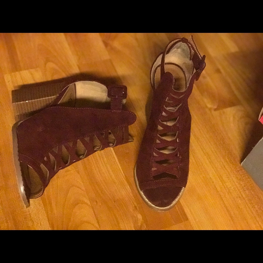 Shoes - Picture 3 of 3