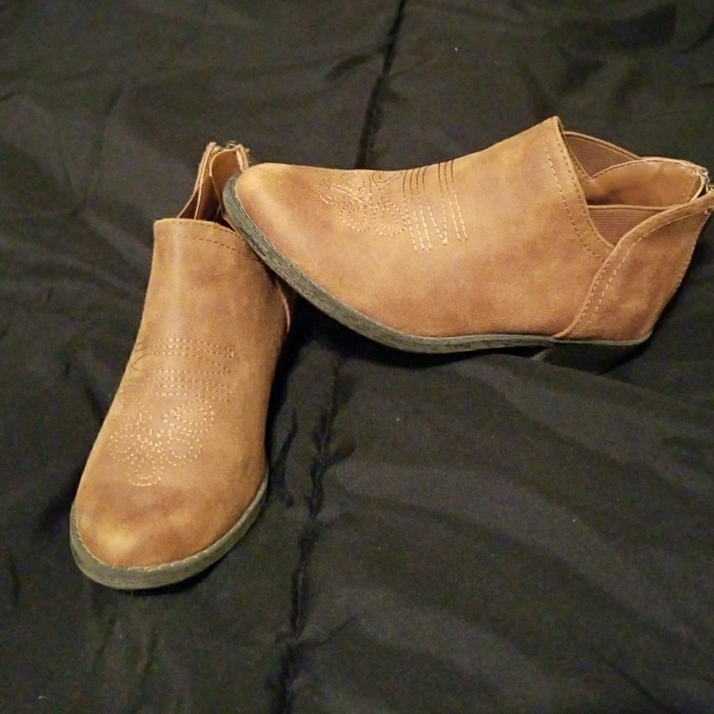 Half boot