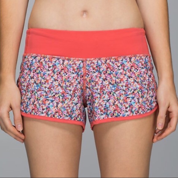 Lululemon Speed Shorts Size 6 Prism Petal - Picture 1 of 2