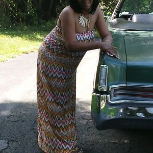 Meet your Posher, Lenora