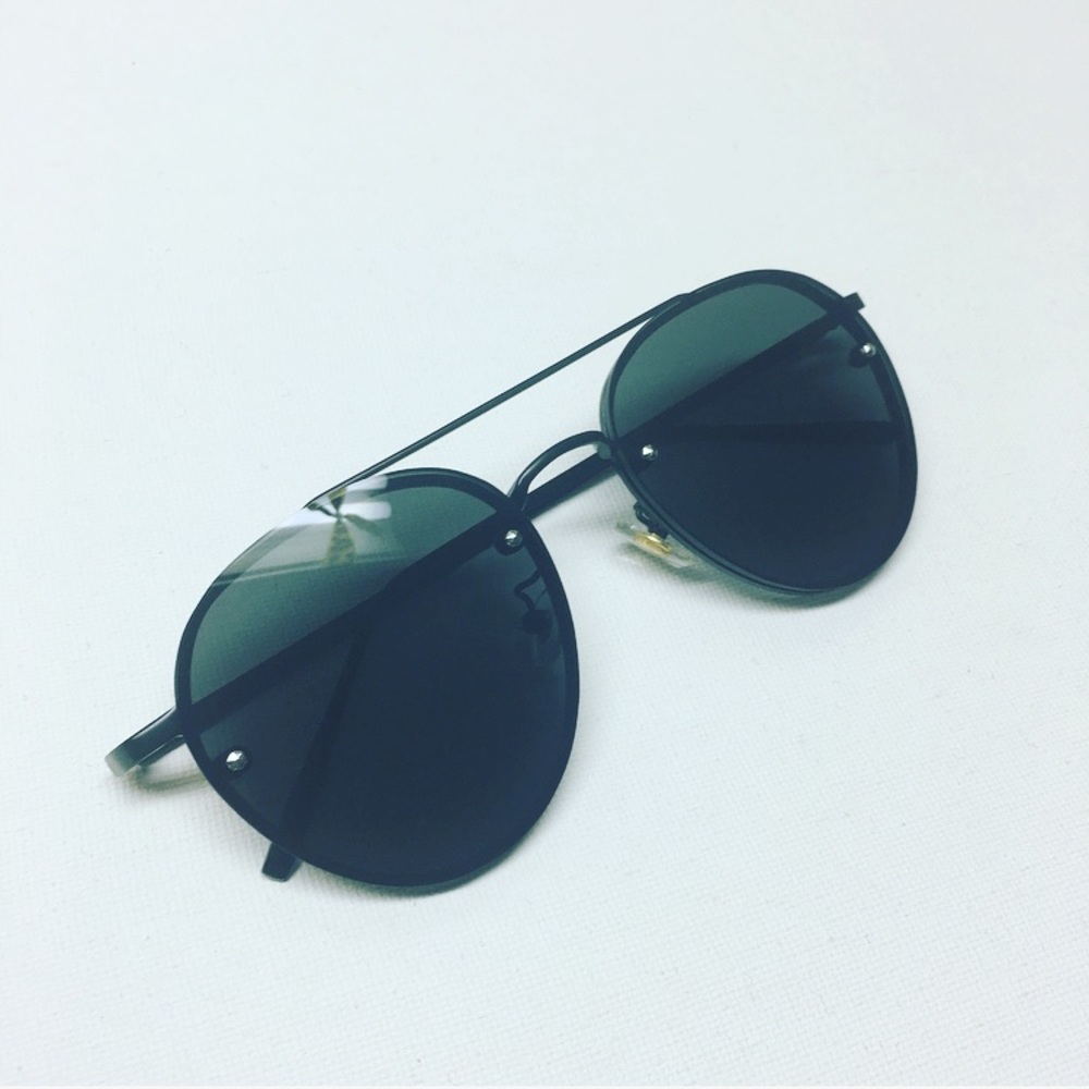 ❗️LAST ONE❗️Black Fashion Sunglasses ⭐️ - Picture 3 of 3