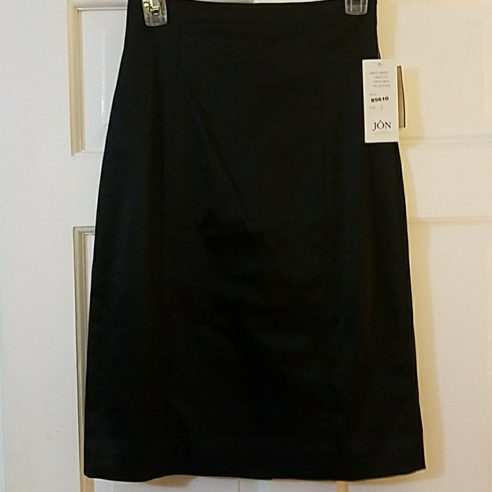 Skirt - Picture 1 of 2