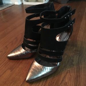 BCBGeneration Canon Pump size 6 sexy stiletto