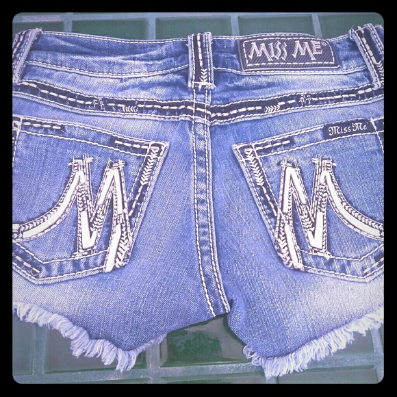 Shorts - Picture 1 of 3