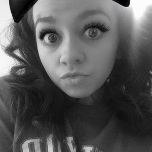 Meet your Posher, Caroline