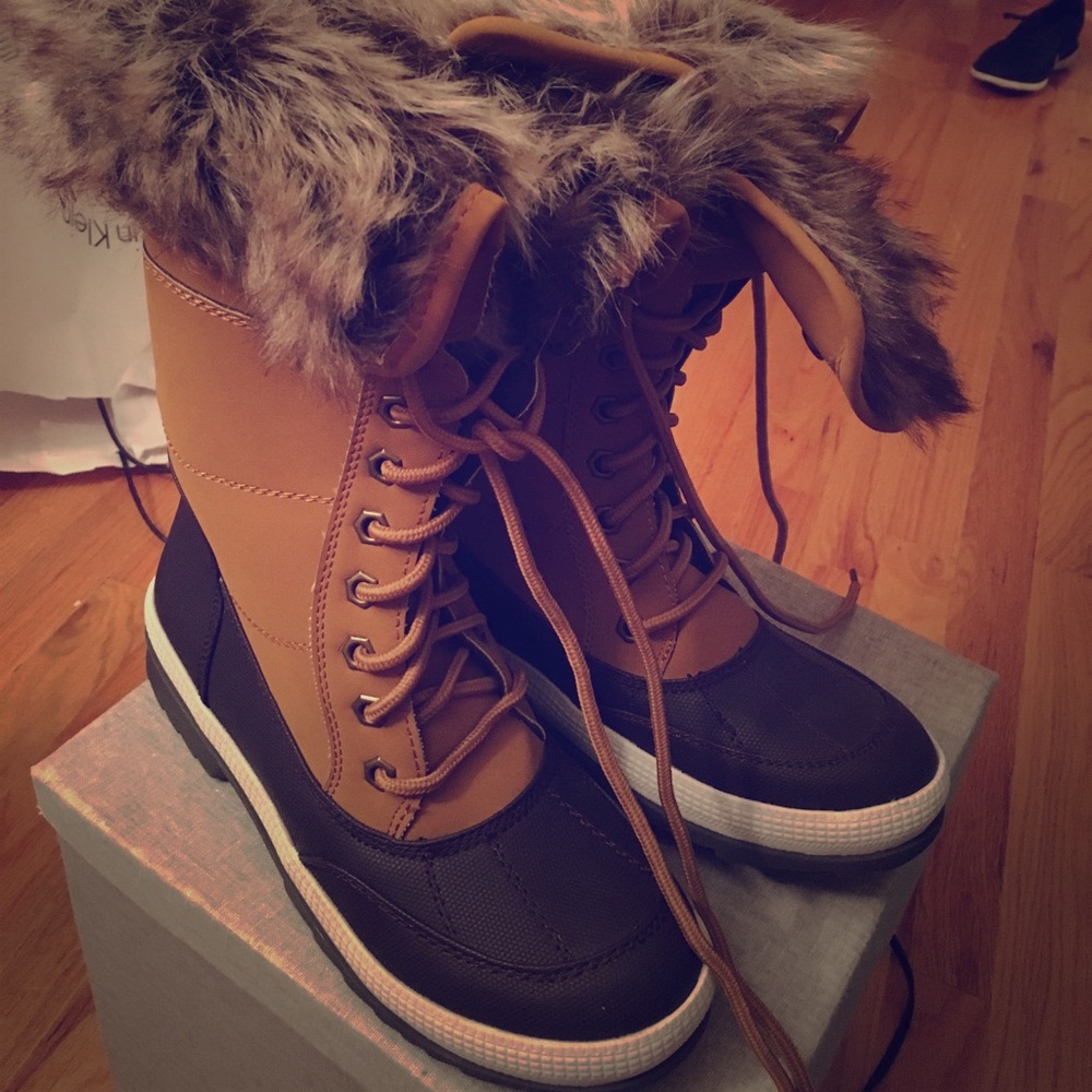 NWOT waterproof boots