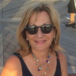 Meet your Posher, Deborah