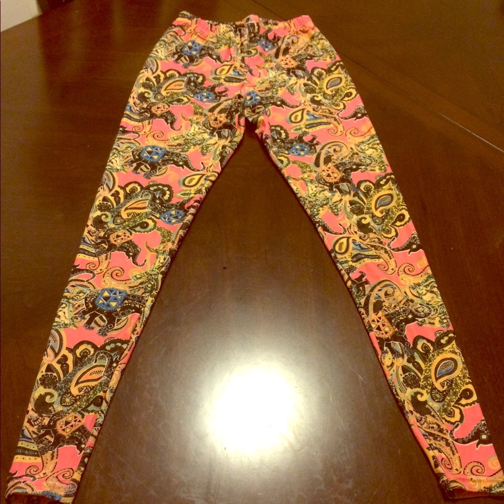 Paisley Pink Elephant Patterned Leggings🐘🌸