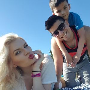 Meet your Posher, Ari