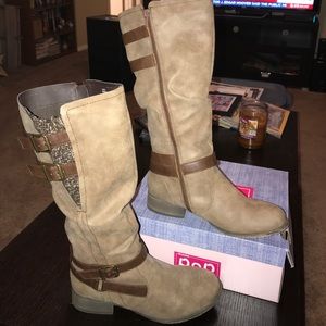 POP Women’s boots.