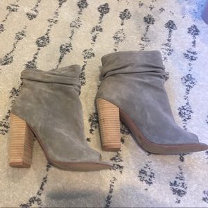 Chinese Laundry KC Suede Peep Toe