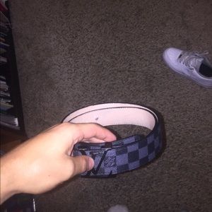 Lv belt good and cheap ( some scratches)