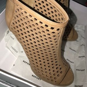 Women's shoes
