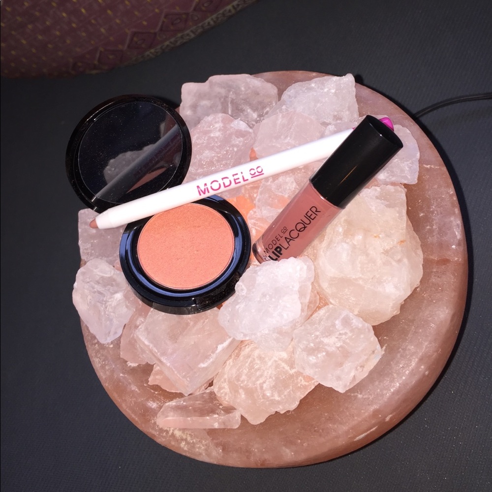 ModelCo Makeup Bundle