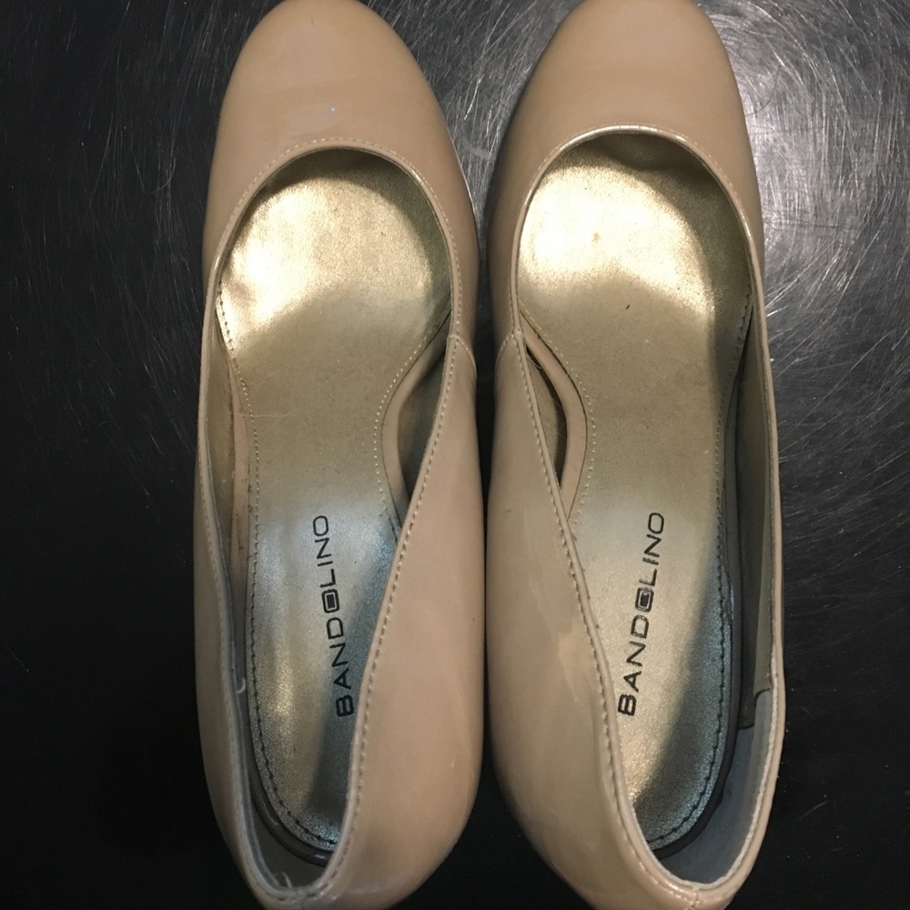 Size 8W nude heels