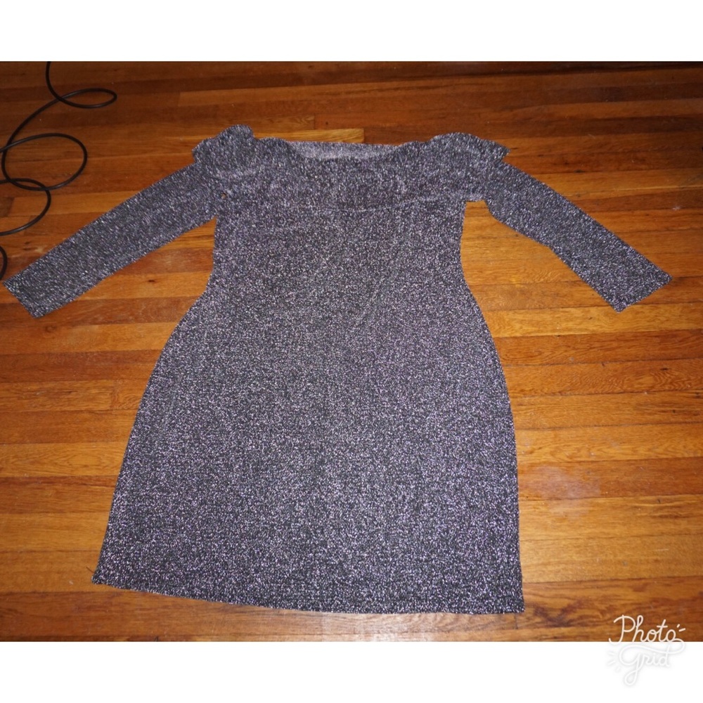 3x Off shoulder sparkly dress