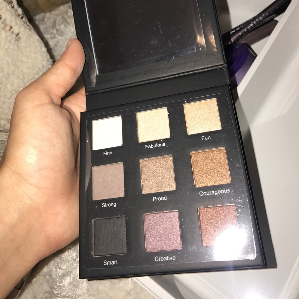REAL HER Eyeshadow Palette