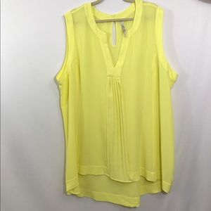 Melissa McCarthy Yellow flowy tank top