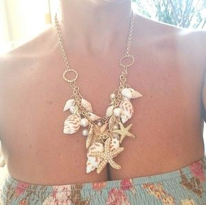 Seashells and pearls statement necklace