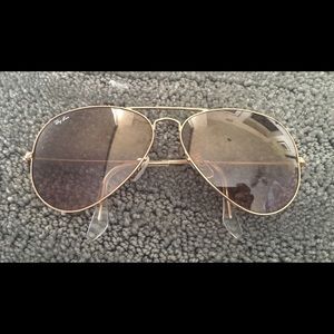 RAY BANS GOLD AVIATOR SUN GLASSES /CASE