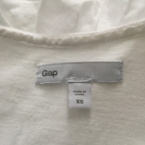 Lot of 2 GAP Ruffle Tanks - Picture 2 of 4