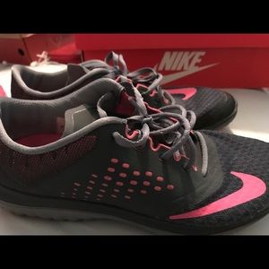 Women's sneaker